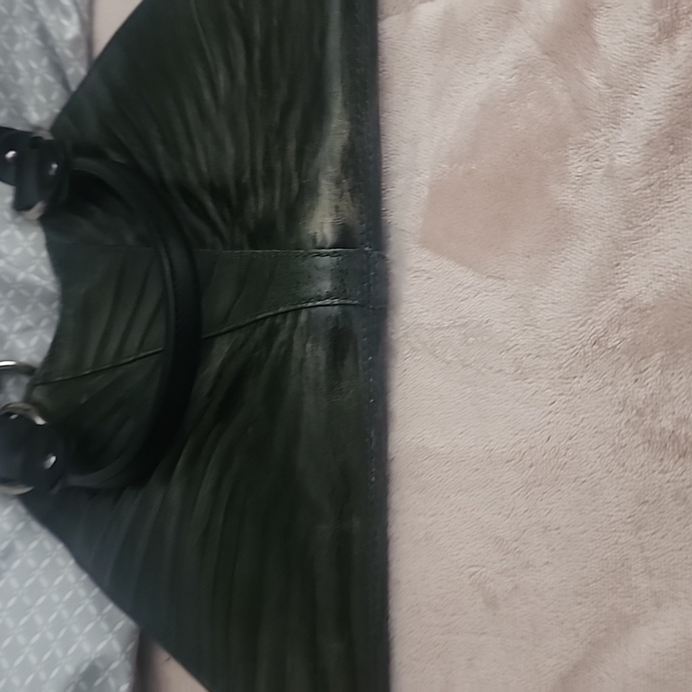 Fendi- Olive Trapezio bag - Picture 8 of 8